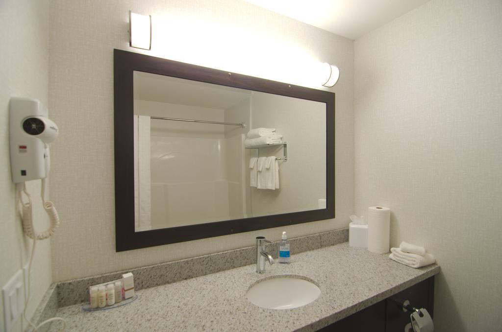 Paradise Inn And Suites Redwater Zimmer foto